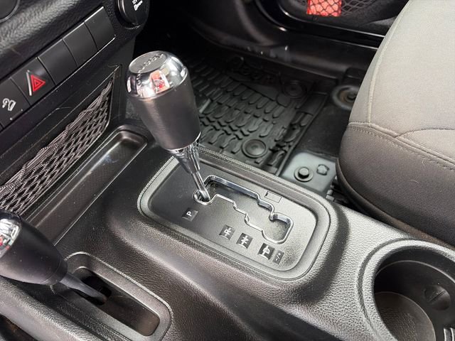 Used 2017 Jeep Wrangler Unlimited Willys image 31