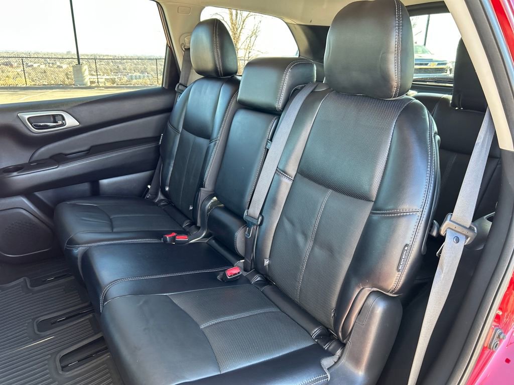 Used 2020 Nissan Pathfinder Platinum image 22