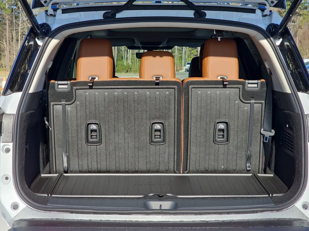 New 2026 Nissan Pathfinder Platinum image 16