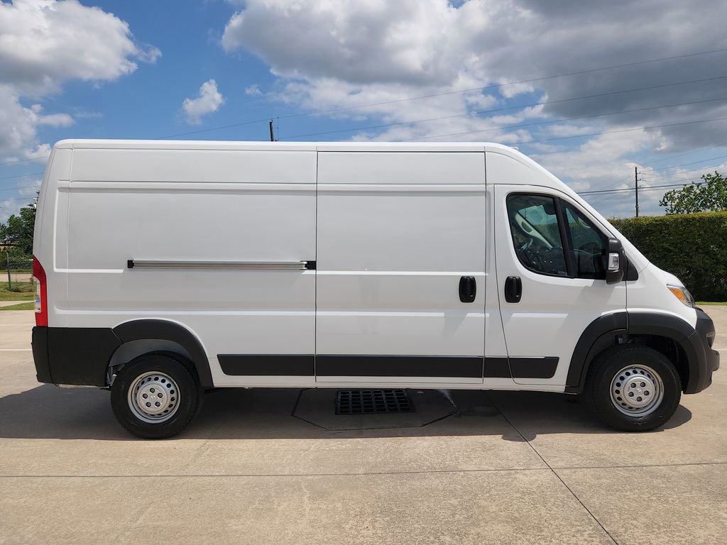 Used 2026 RAM ProMaster 2500 w/ Convenience Group FWD image 4
