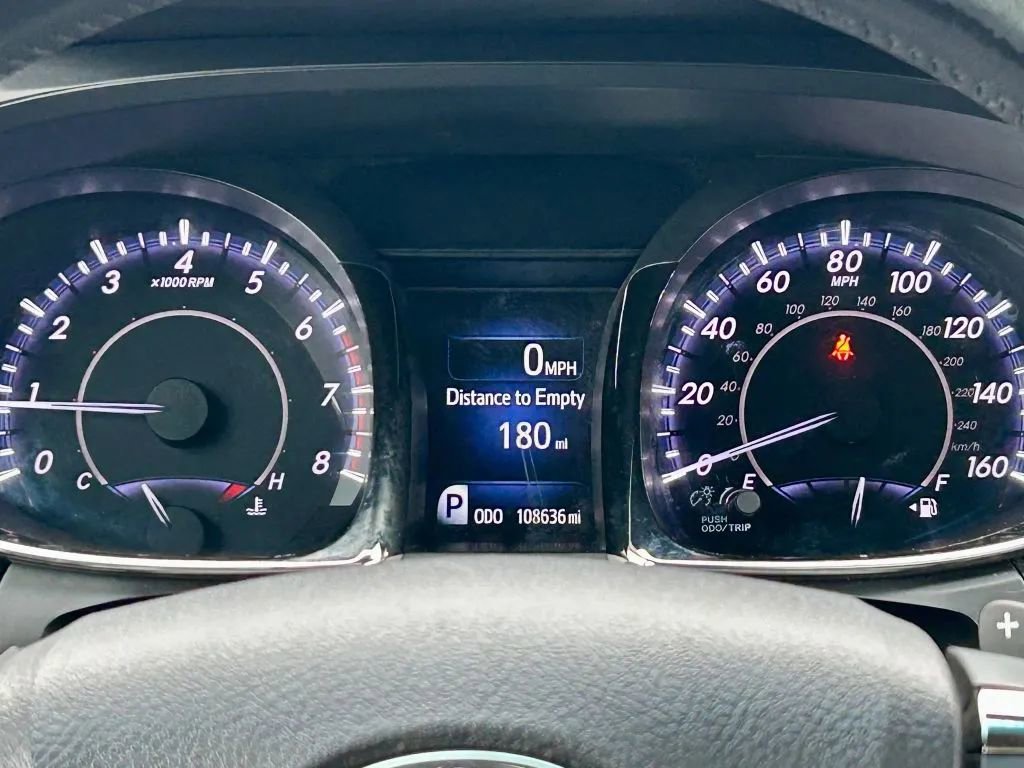 Used 2014 Toyota Avalon Limited w/ Technology Package FWD image 21