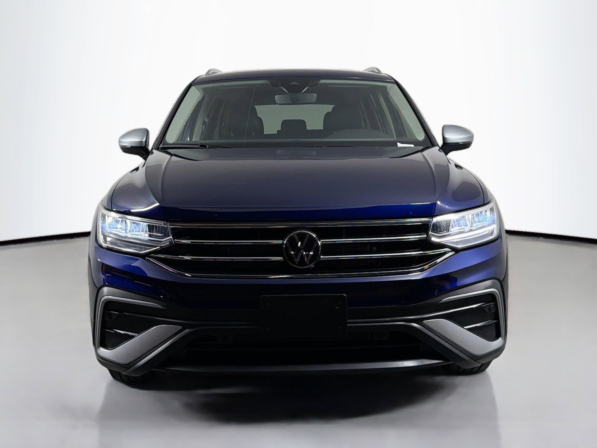 Used 2024 Volkswagen Tiguan Wolfsburg Edition image 2