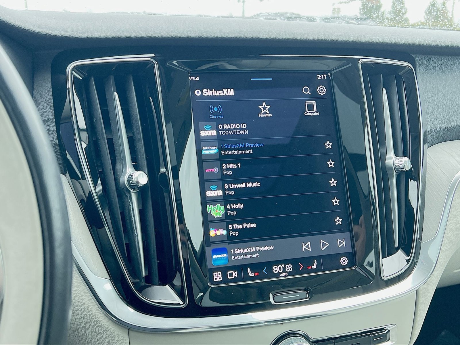 Certified 2024 Volvo S60 B5 Plus image 18