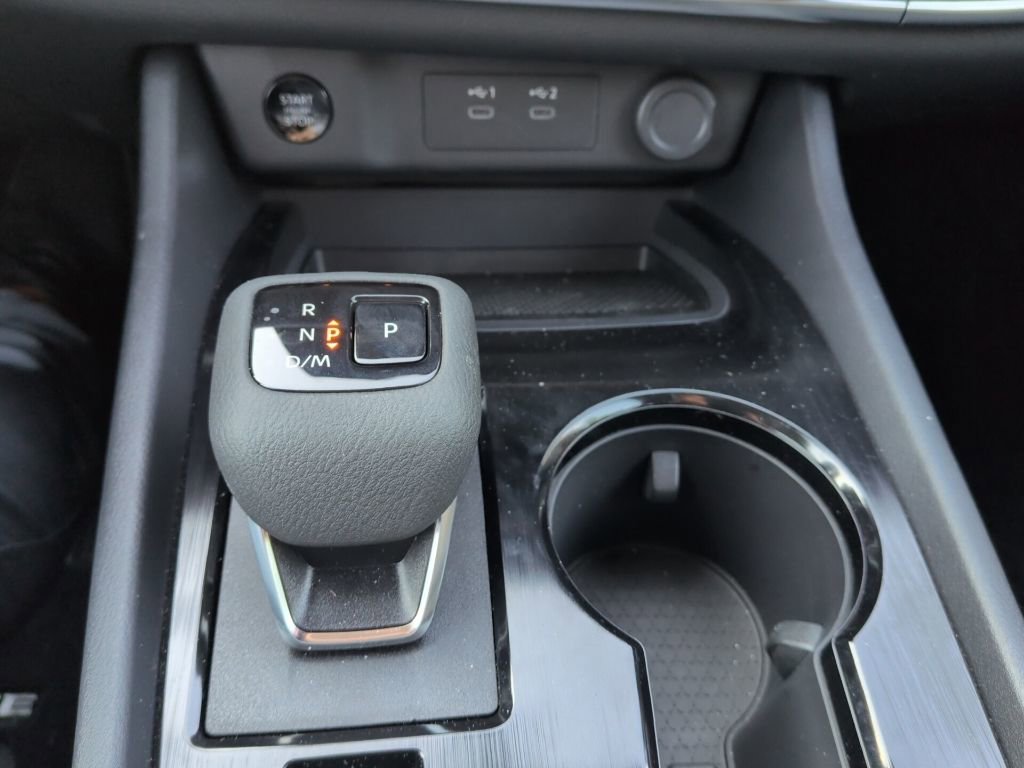 Used 2025 Nissan Rogue S AWD/4WD image 48