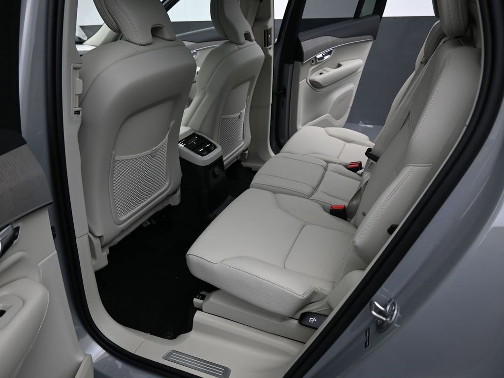 New 2025 Volvo XC90 T8 Plus w/ Protection Package Premier image 33