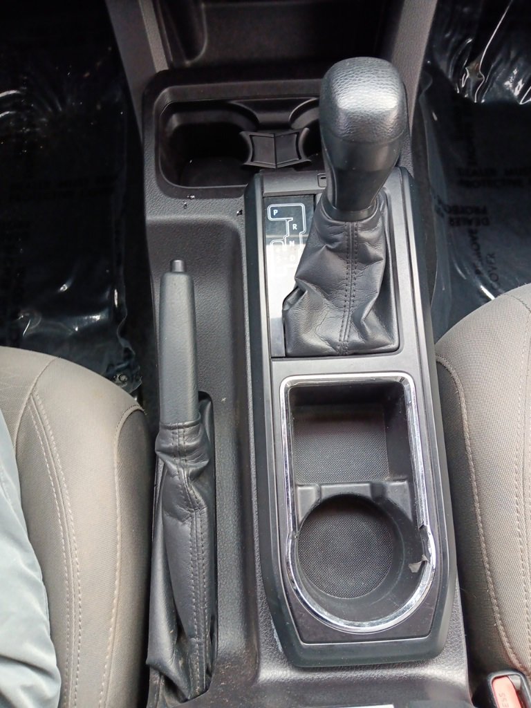 Used 2016 Toyota Tacoma SR image 11