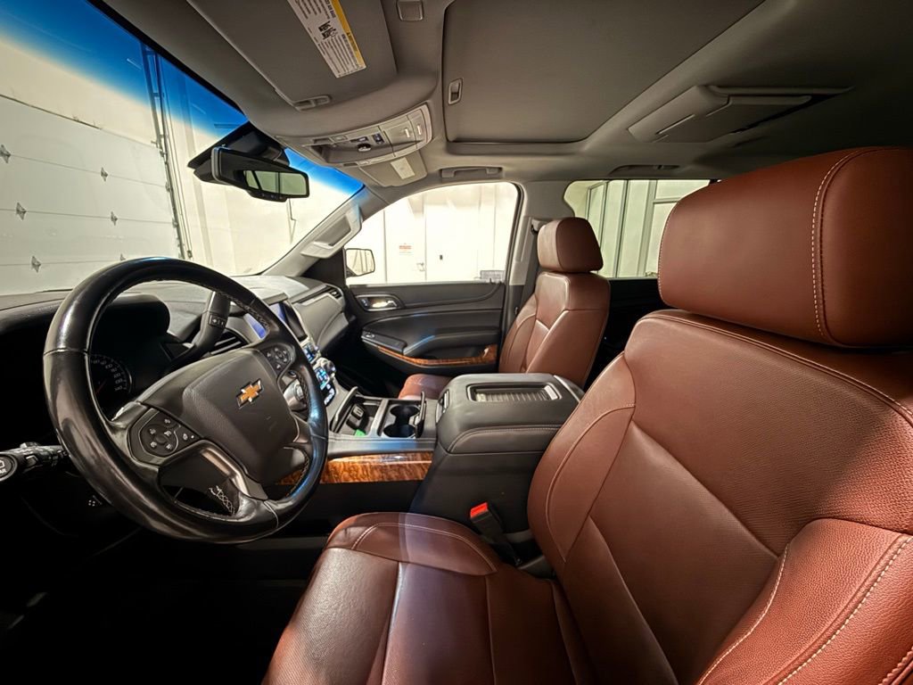 Used 2020 Chevrolet Suburban Premier w/ Premier Plus Edition image 17