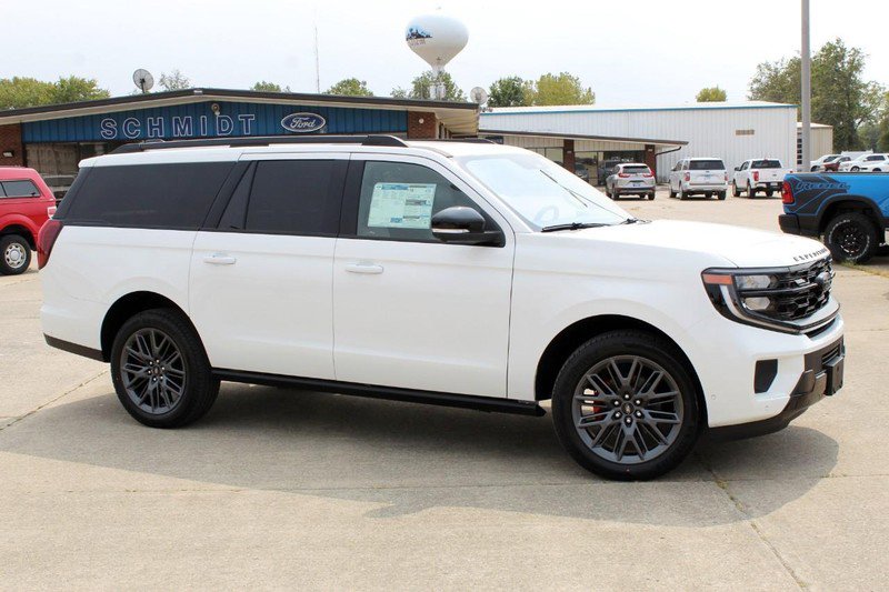 New 2025 Ford Expedition Max Platinum image 3