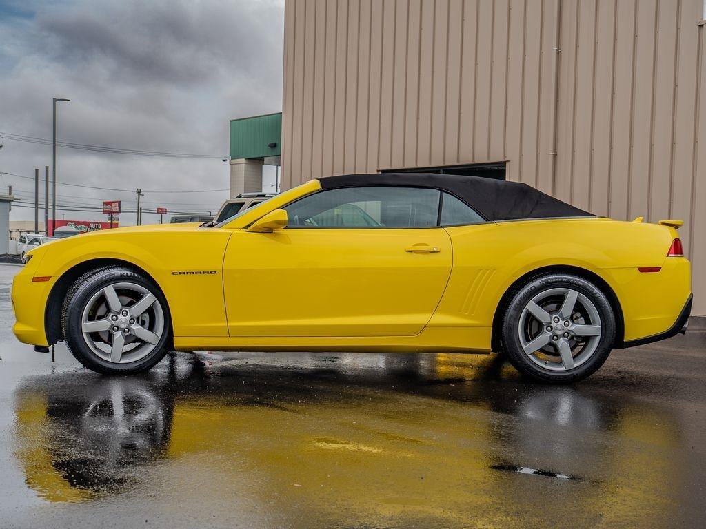 Used 2015 Chevrolet Camaro LT RWD image 5