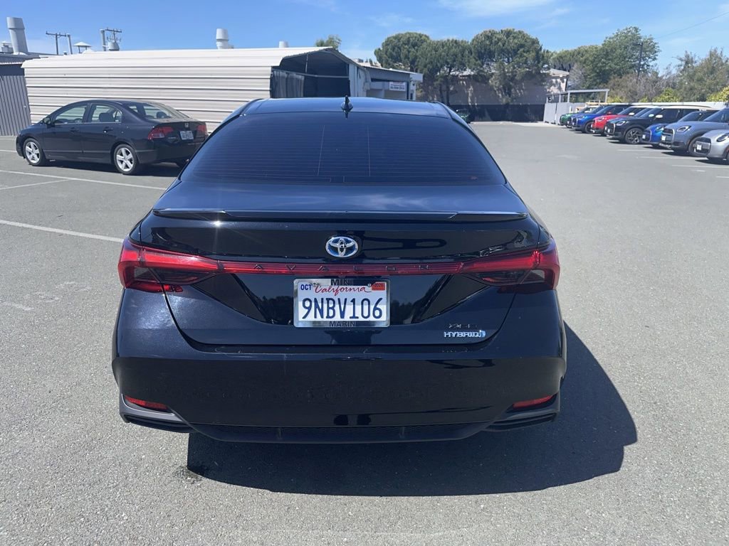 Used 2019 Toyota Avalon XSE w/ All Weather Liner Package image 3