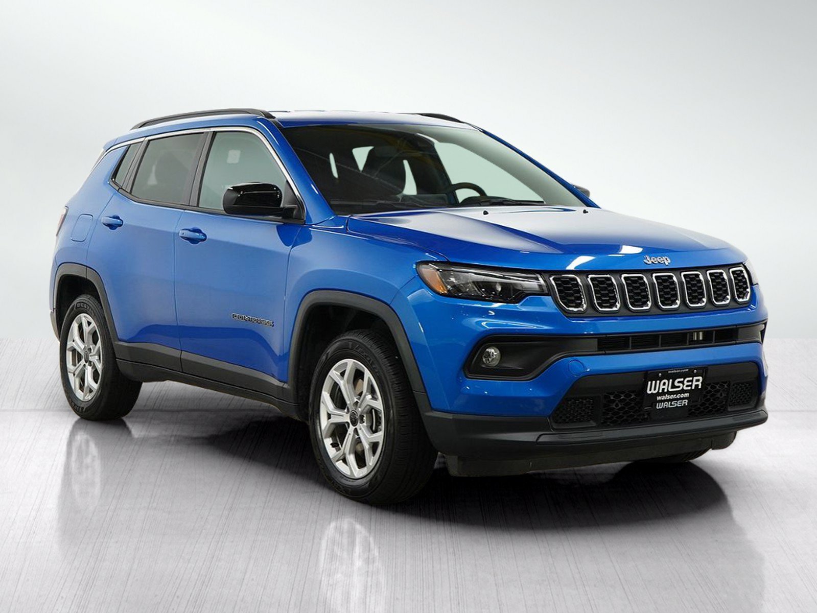 Used 2025 Jeep Compass Latitude AWD/4WD image 7