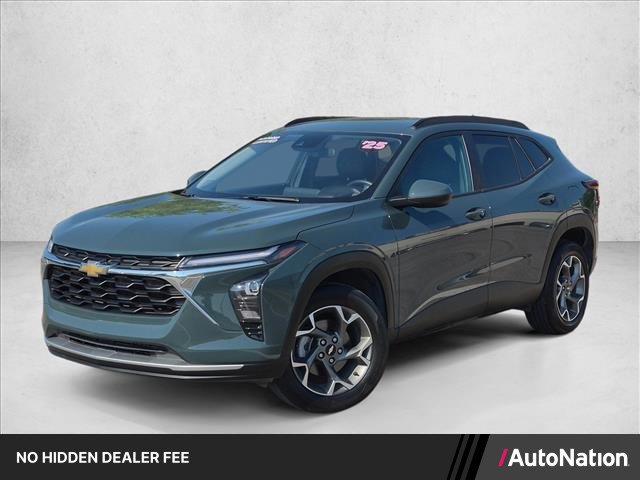 Used 2025 Chevrolet Trax LT w/ LT Convenience Package FWD image 1