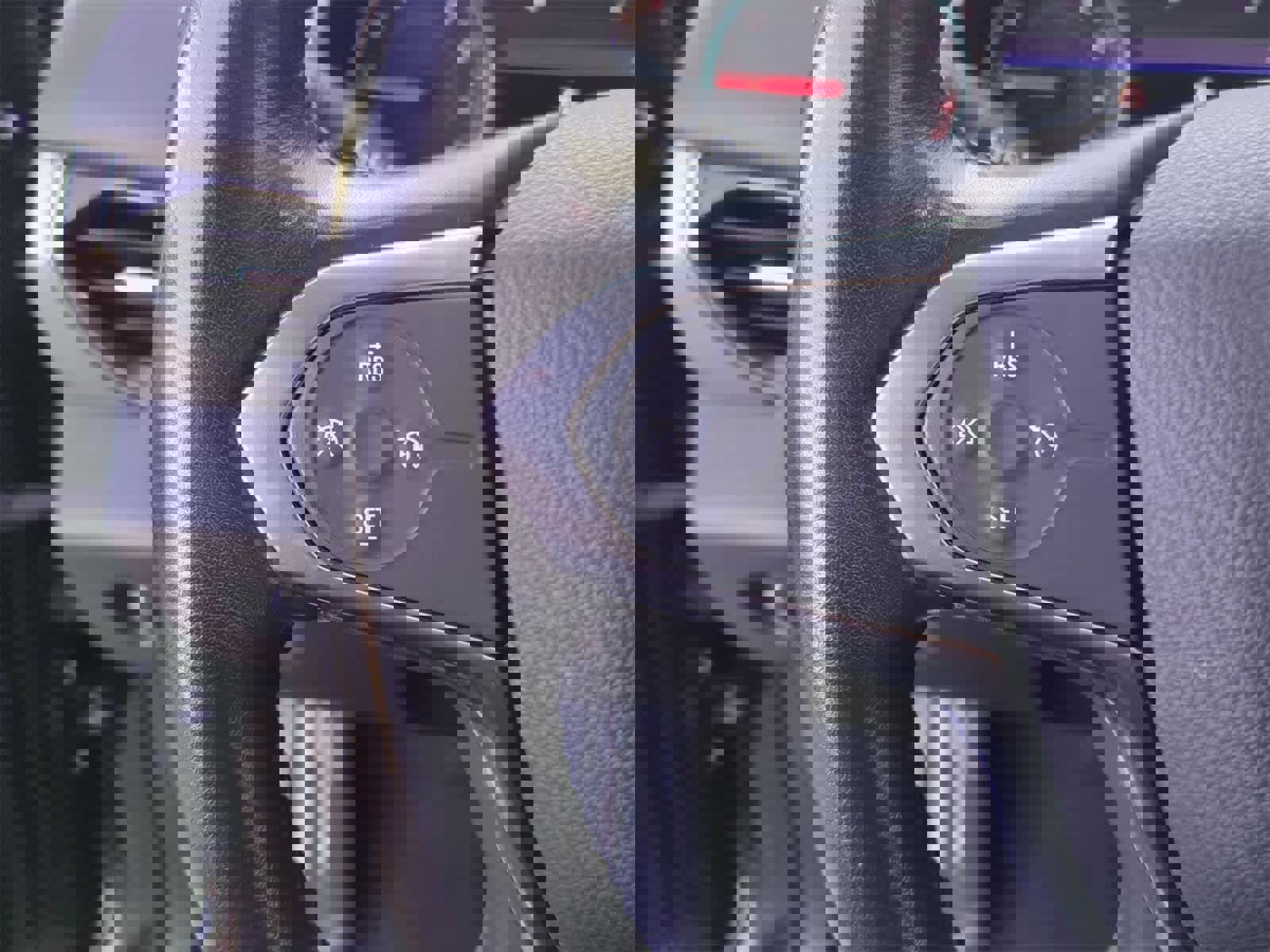 Used 2020 Chevrolet Traverse LT image 23