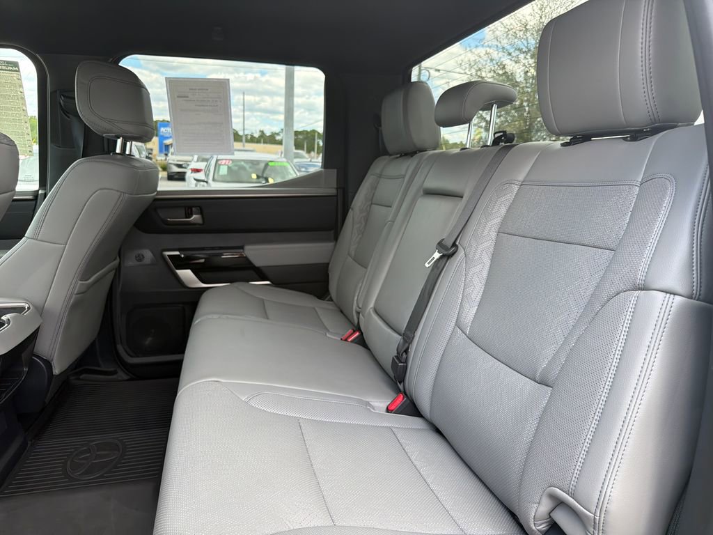 Used 2025 Toyota Tundra Limited AWD/4WD image 21