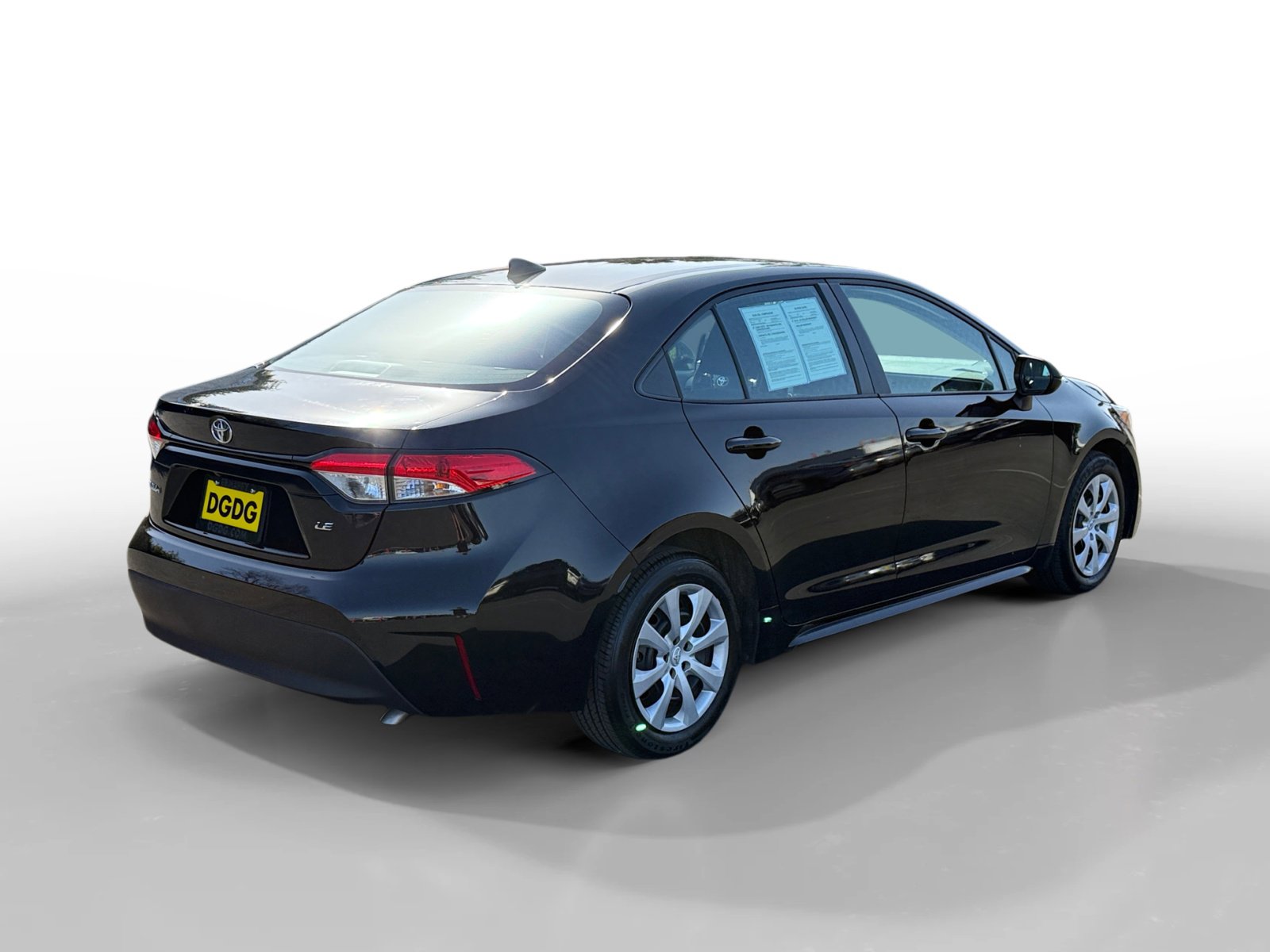 Used 2025 Toyota Corolla LE image 5