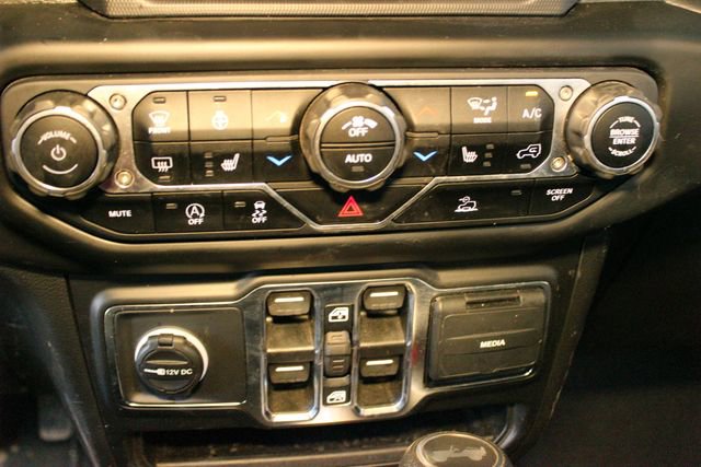 Used 2021 Jeep Wrangler Unlimited Sahara AWD/4WD image 24