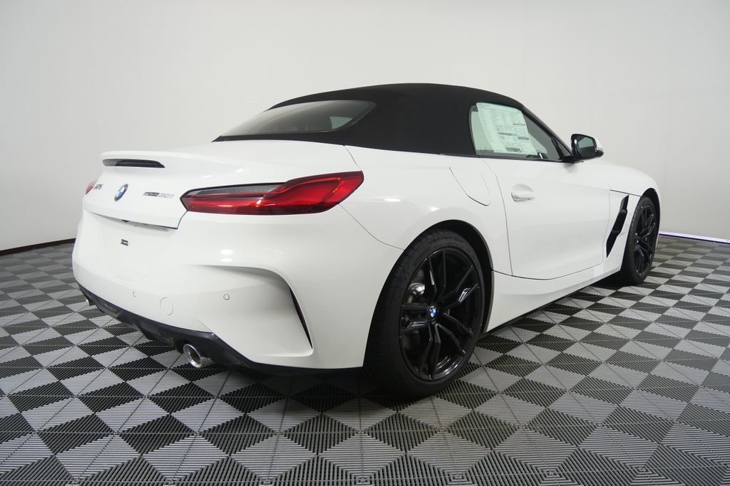 New 2026 BMW Z4 sDrive30i w/ Convenience Package image 3