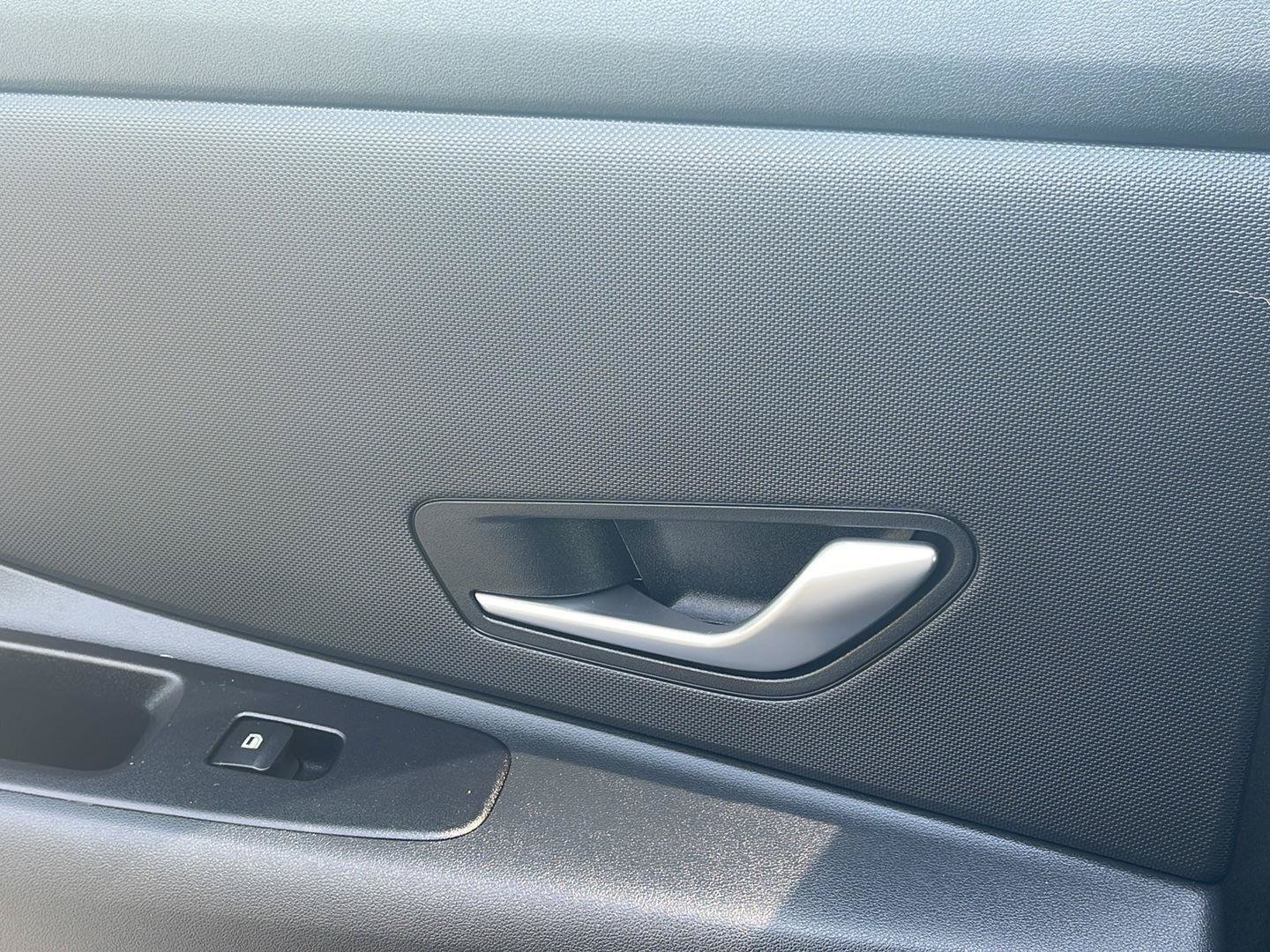 Certified 2024 Hyundai Elantra SEL FWD image 21