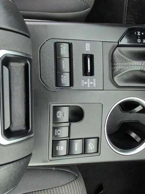 Used 2024 Toyota Highlander LE image 24