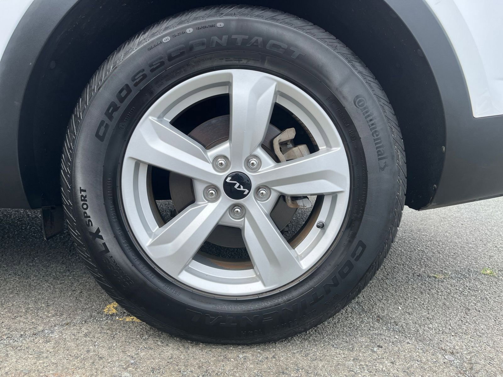 Used 2023 Kia Sorento LX image 31