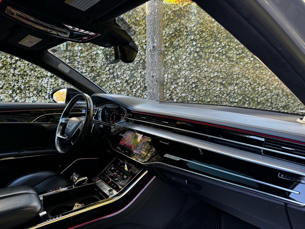 Used 2021 Audi S8 L w/ S8 Executive Package image 24