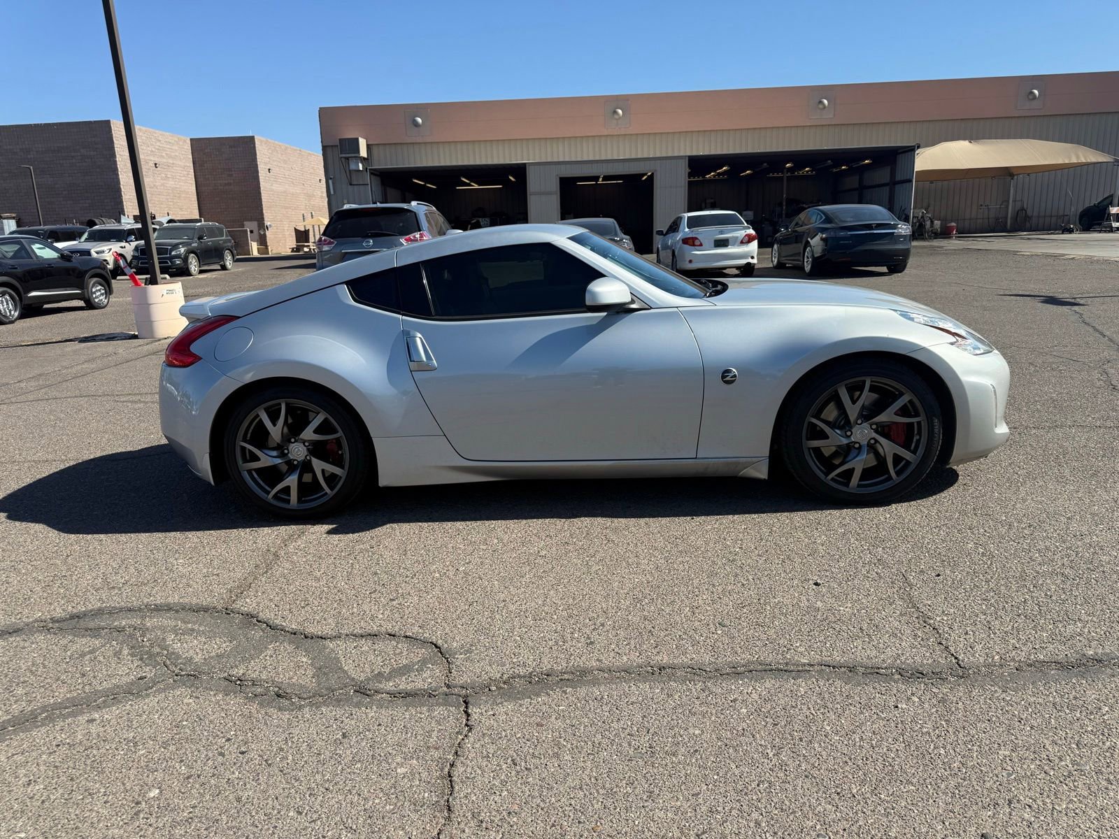 Used 2013 Nissan 370Z Touring w/ Sport Pkg RWD image 4