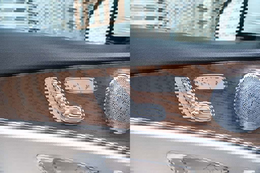 Used 2018 Mercedes-Benz E 300 w/ Premium 3 Package (Q03) image 19