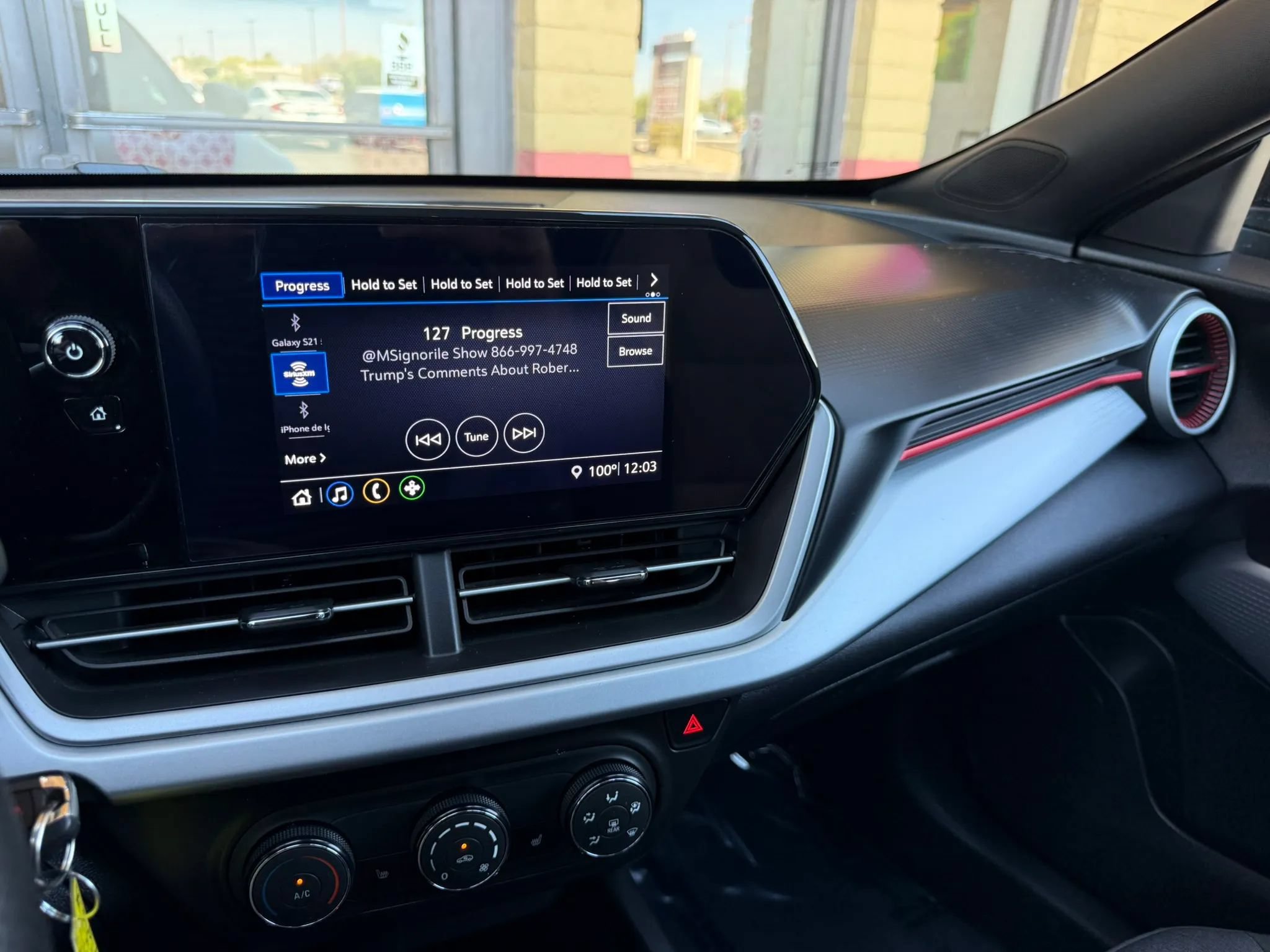 Used 2024 Chevrolet Trax RS FWD image 31