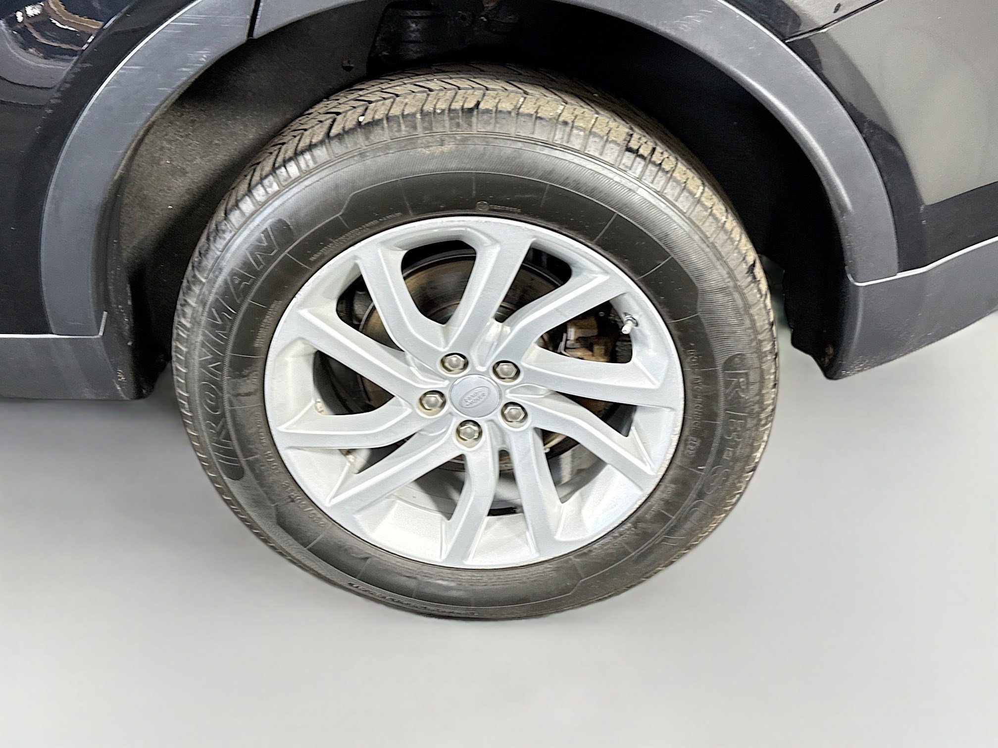 Used 2018 Land Rover Discovery Sport HSE image 37