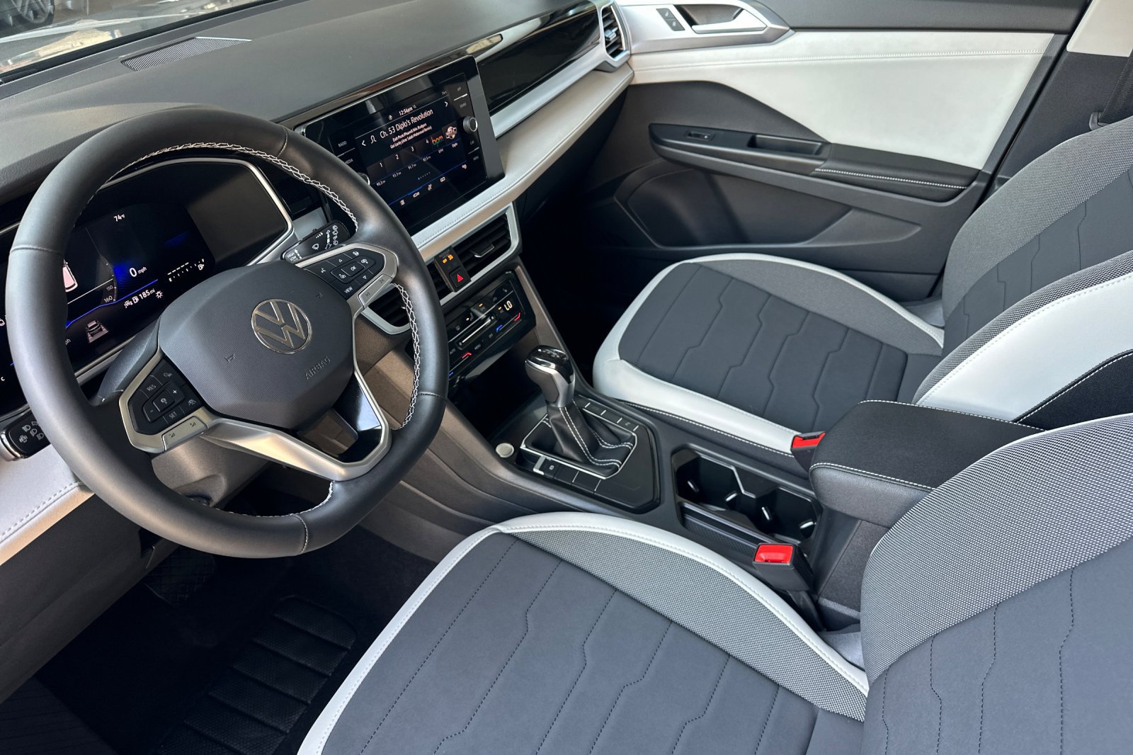 New 2027 Volkswagen Taos SE FWD image 8
