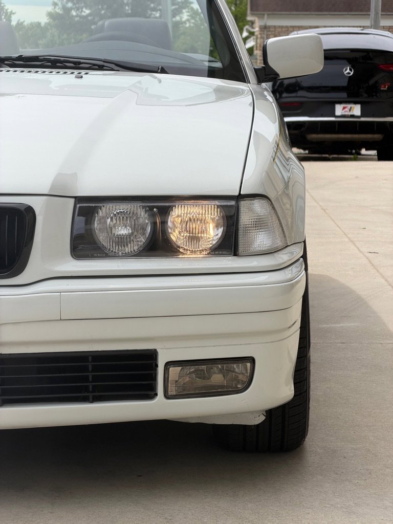 Used 1998 BMW 323i Convertible RWD image 13