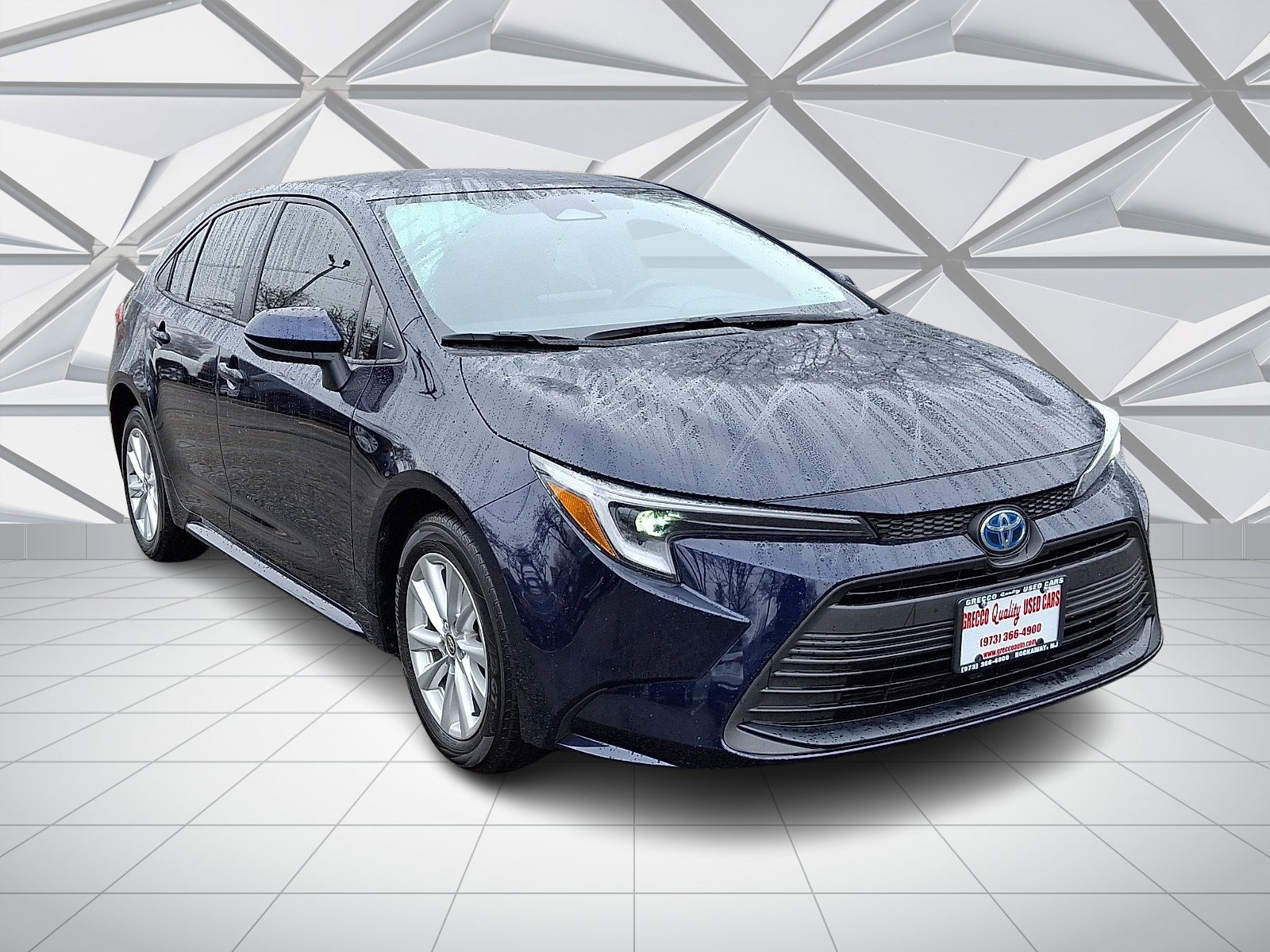 Used 2025 Toyota Corolla LE w/ LE Premium Package image 2