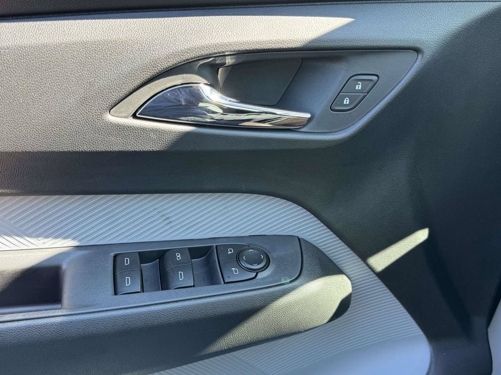 New 2027 Chevrolet Bolt LT FWD image 17