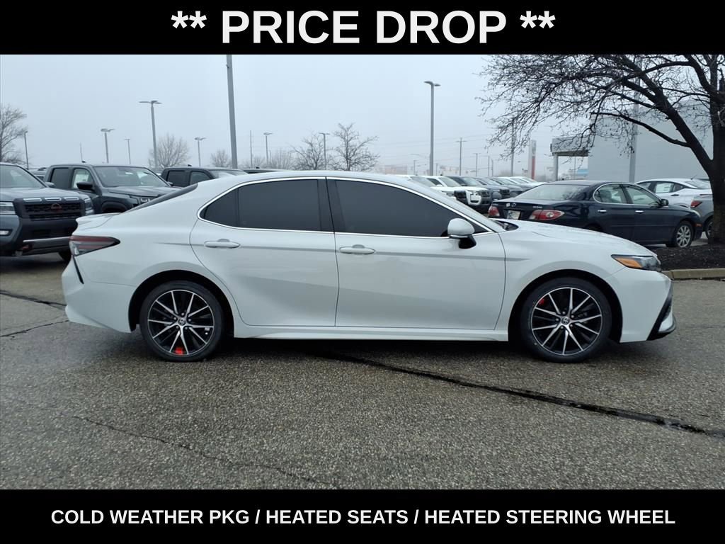 Used 2023 Toyota Camry SE w/ Cold Weather Package FWD image 9