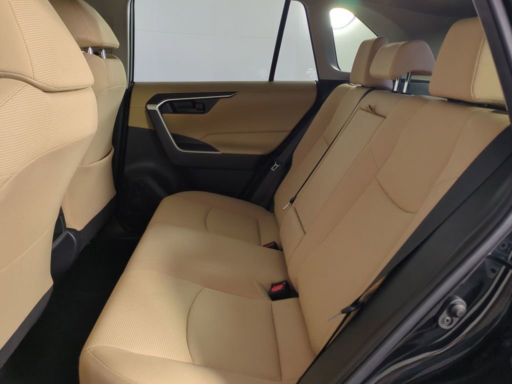 Used 2019 Toyota RAV4 LE image 15