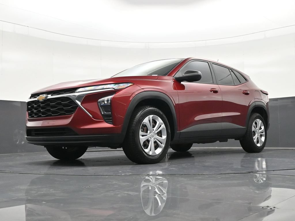 Used 2024 Chevrolet Trax LS FWD image 24