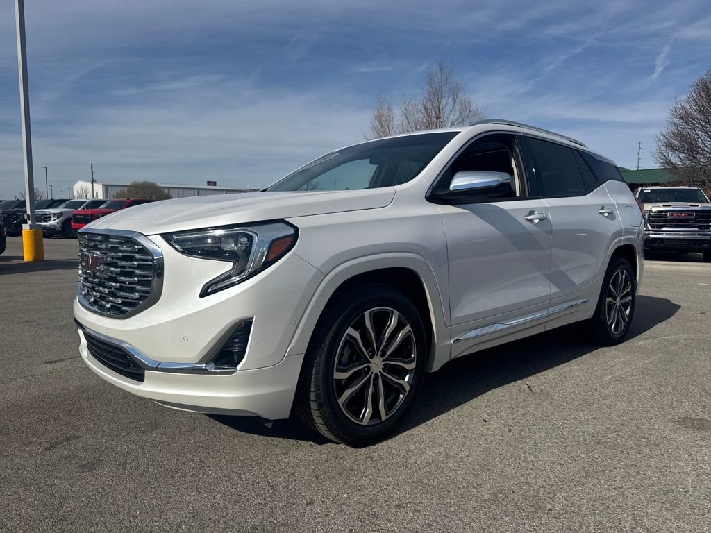 Used 2020 GMC Terrain Denali w/ Denali Premium Package image 2