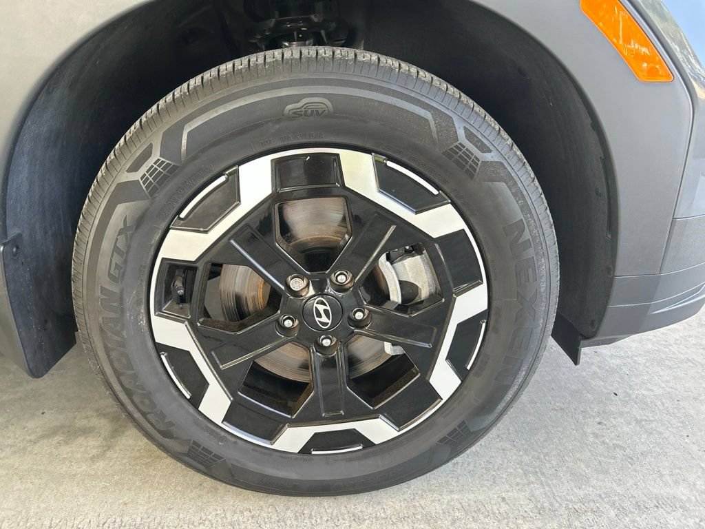 Used 2025 Hyundai Santa Fe SEL FWD image 18