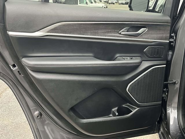 Used 2021 Jeep Grand Cherokee L Limited image 17