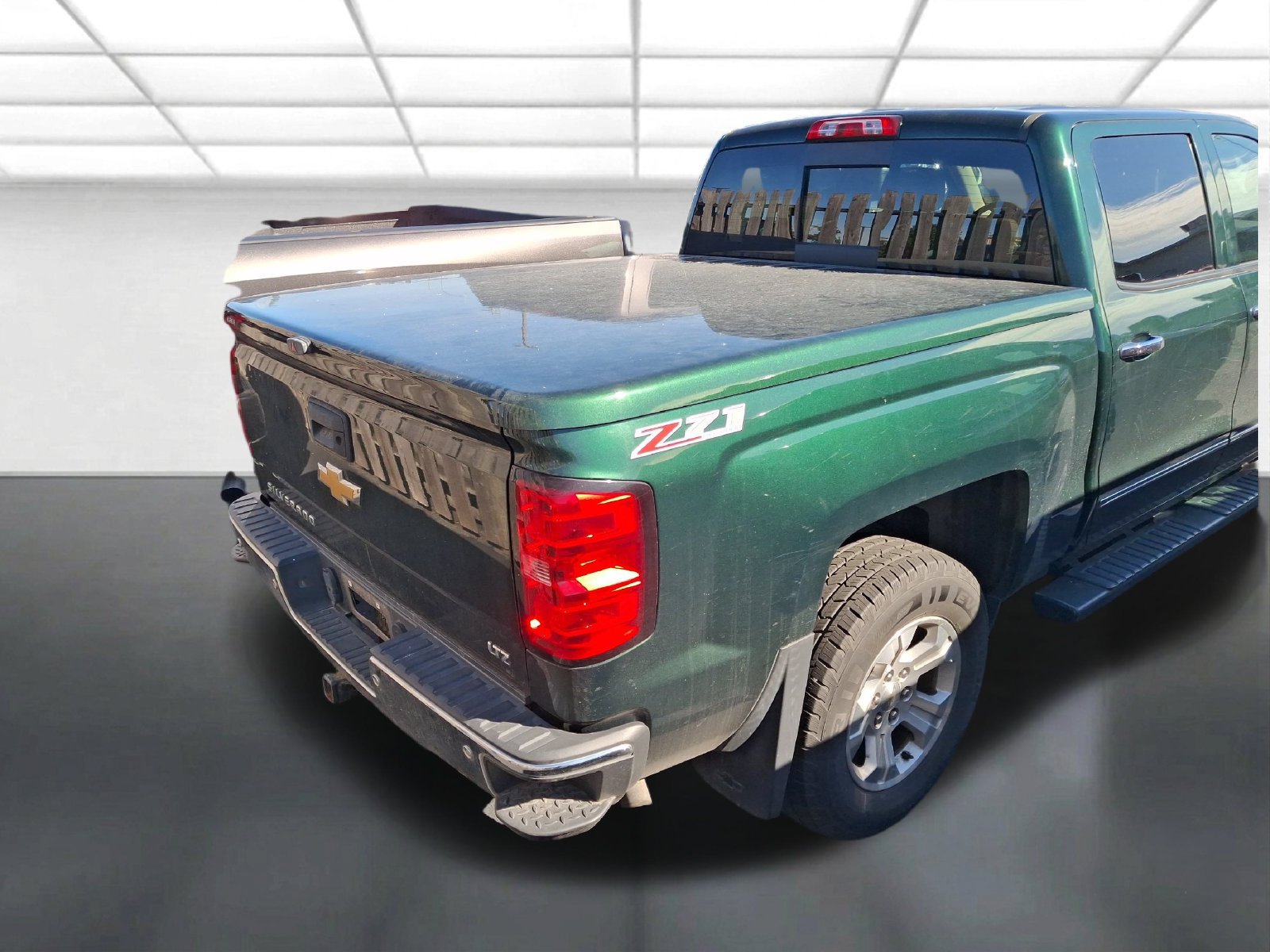 Used 2014 Chevrolet Silverado 1500 LTZ Z71 w/ LTZ Plus Package AWD/4WD image 2