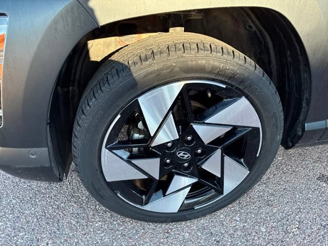 Used 2024 Hyundai Kona Limited AWD/4WD image 4