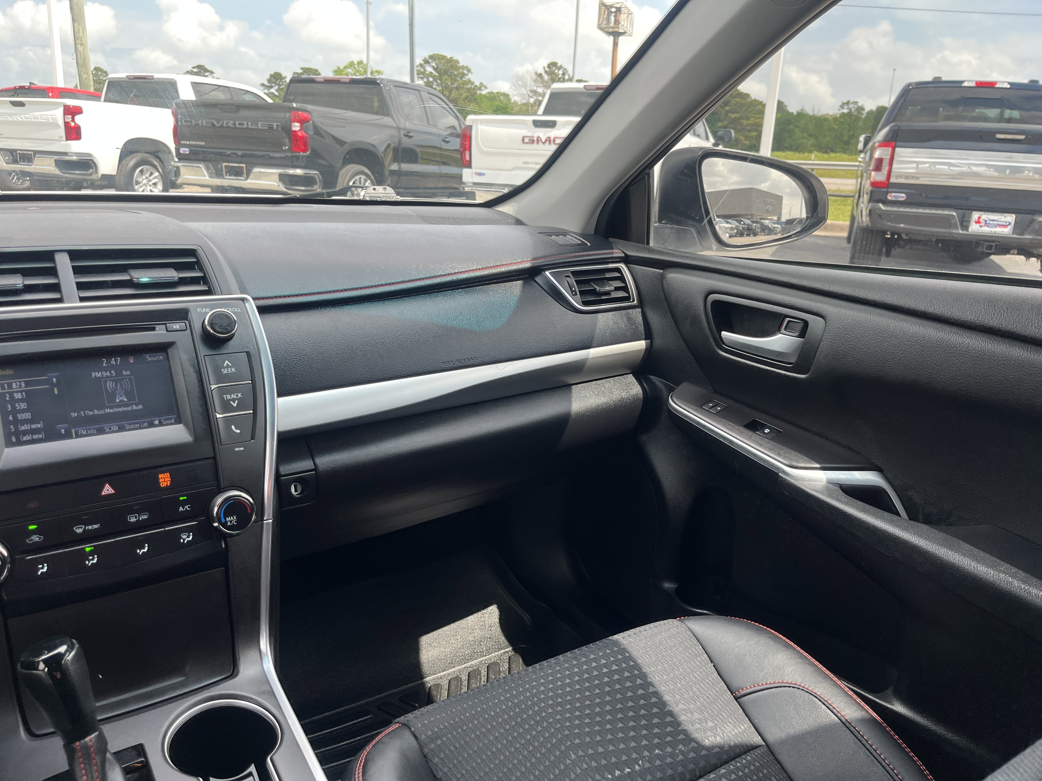 Used 2015 Toyota Camry XLE image 27
