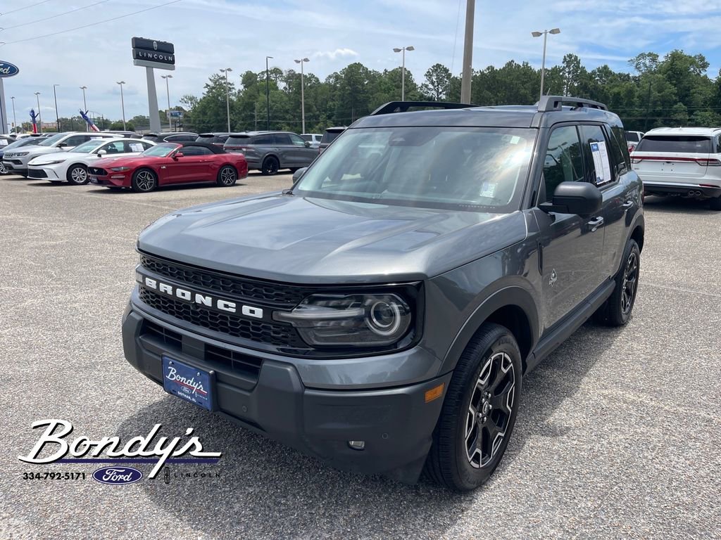 Used 2025 Ford Bronco Sport Outer Banks w/ Outer Banks Tech Package+ AWD/4WD image 3