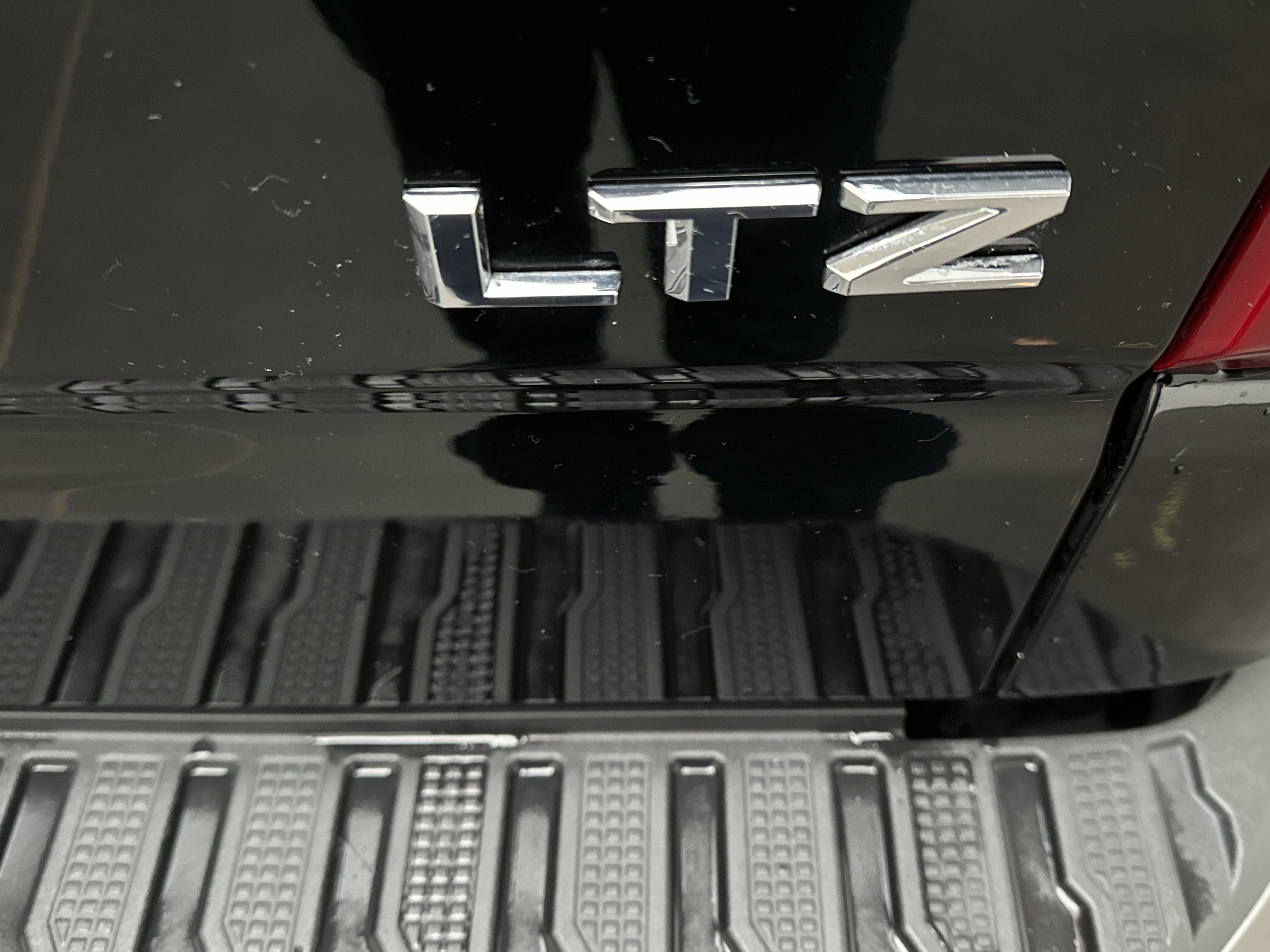 Used 2023 Chevrolet Silverado 1500 LTZ AWD/4WD image 15