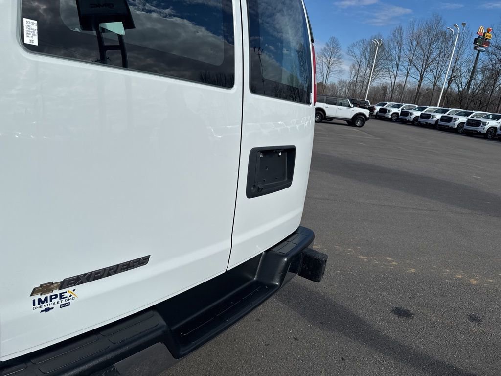 Used 2023 Chevrolet Express 2500 w/ Driver Convenience Package RWD image 26