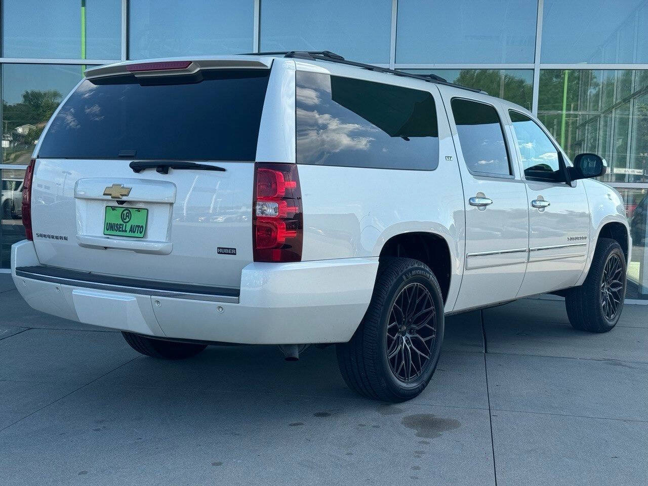 Used 2013 Chevrolet Suburban LTZ AWD/4WD image 4