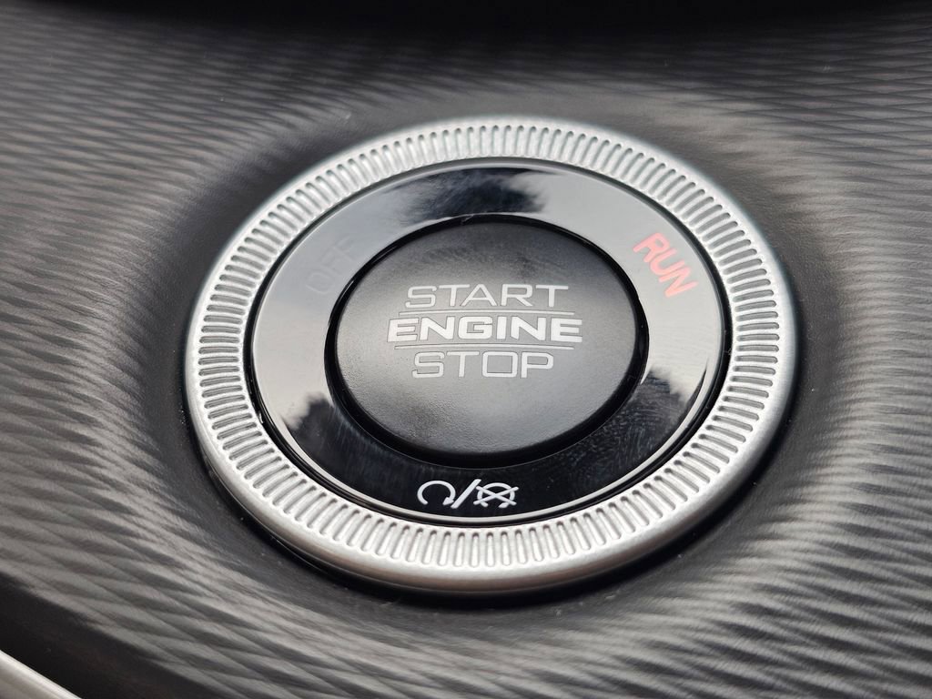 New 2025 Jeep Grand Cherokee L Altitude image 12