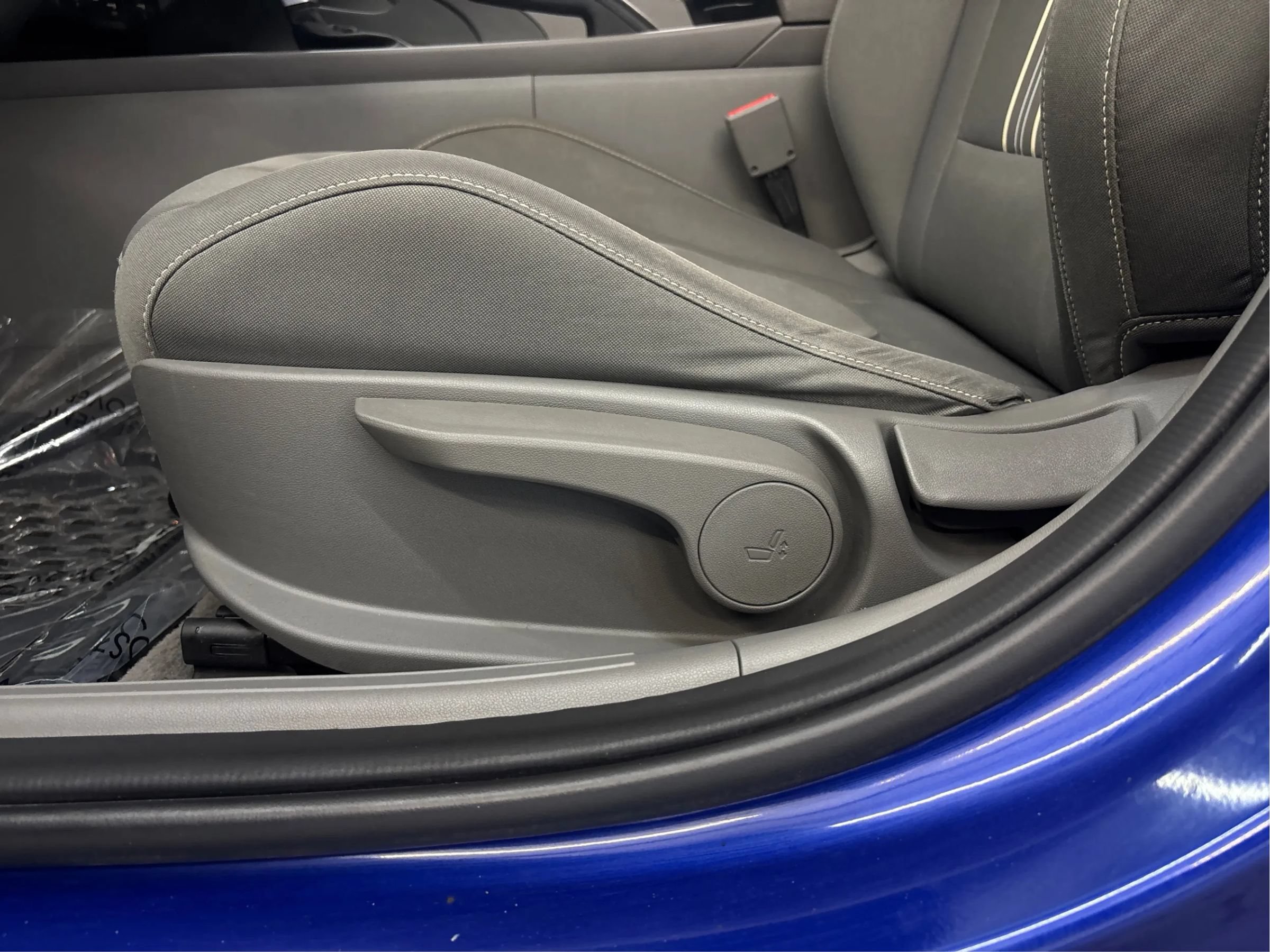 Used 2023 Hyundai Elantra SEL w/ Cargo Package FWD image 24