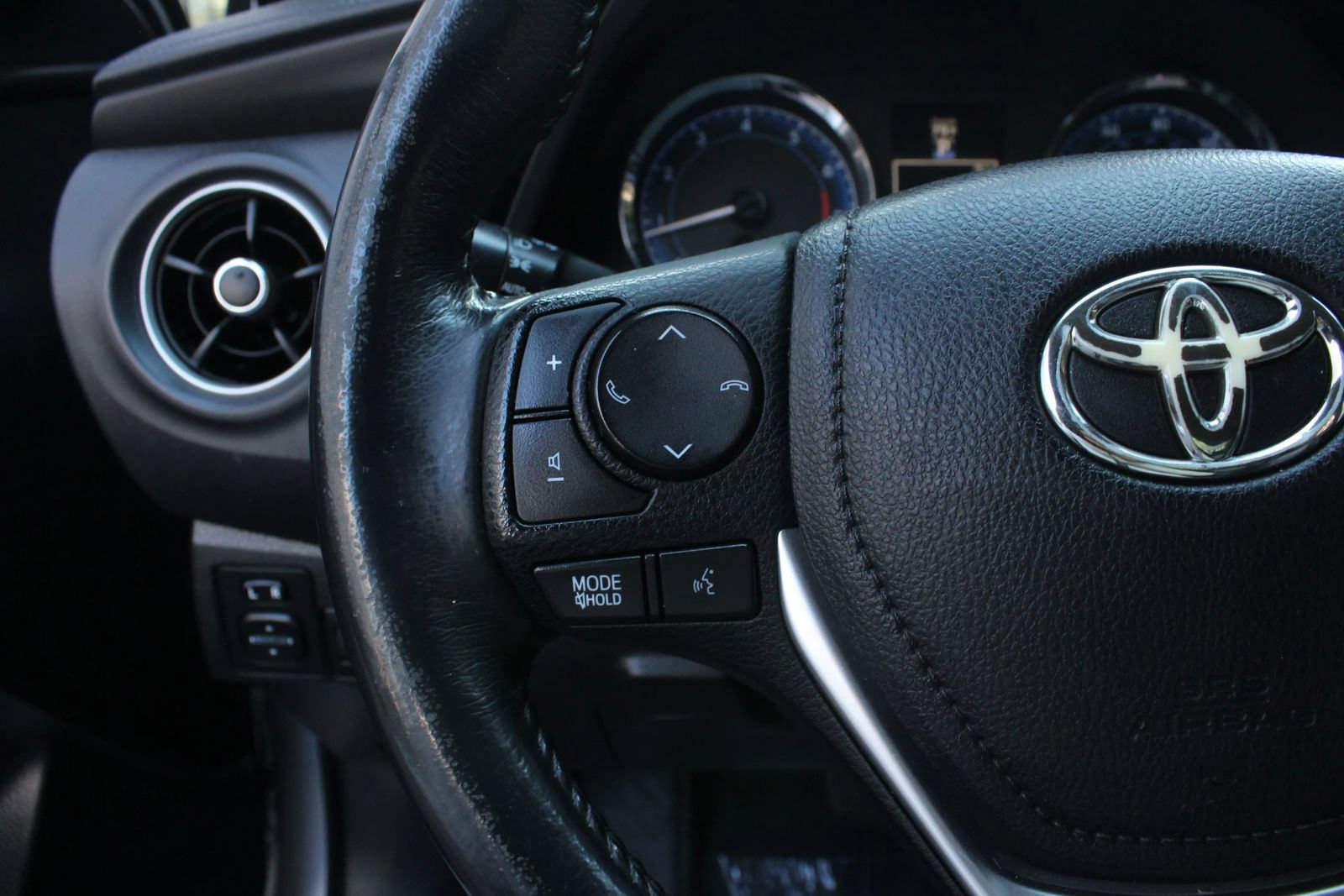Used 2017 Toyota Corolla SE FWD image 24