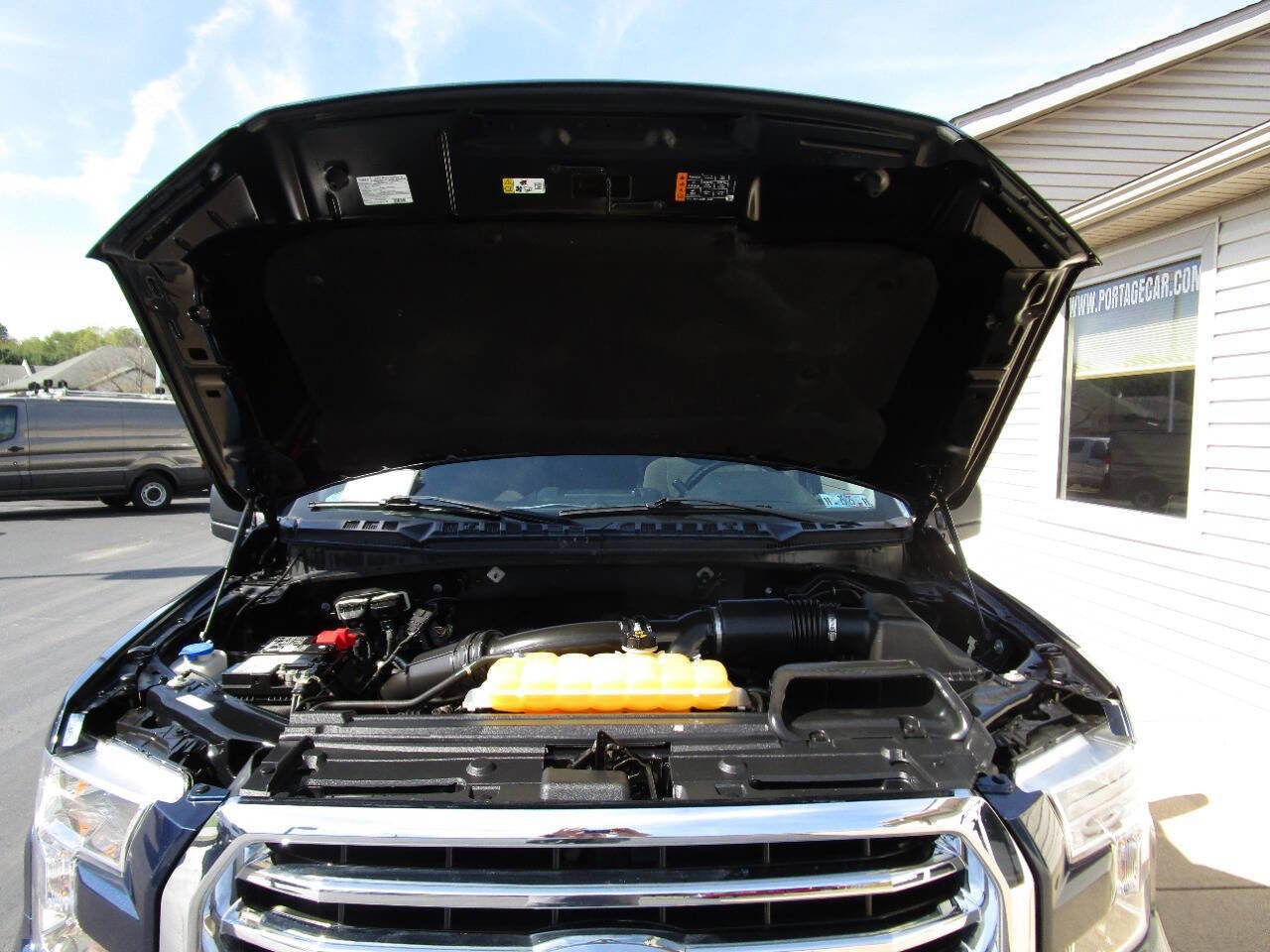 Used 2017 Ford F150 XLT w/ Equipment Group 302A Luxury image 8